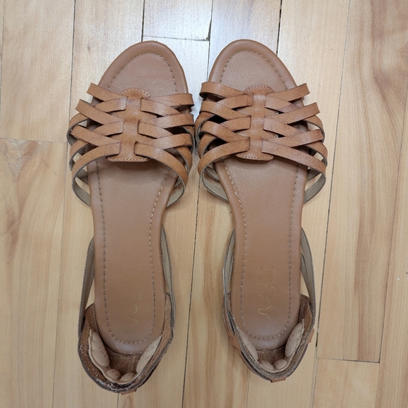 Sugar brown tan strappy flat sandals - Picture 4 of 7